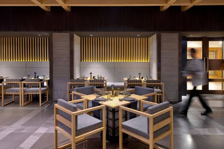 Dining 45 of 81