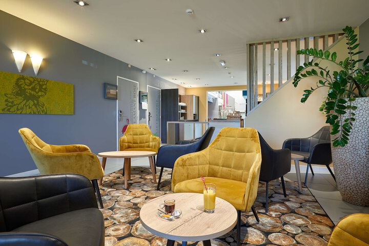 Guest Lobby