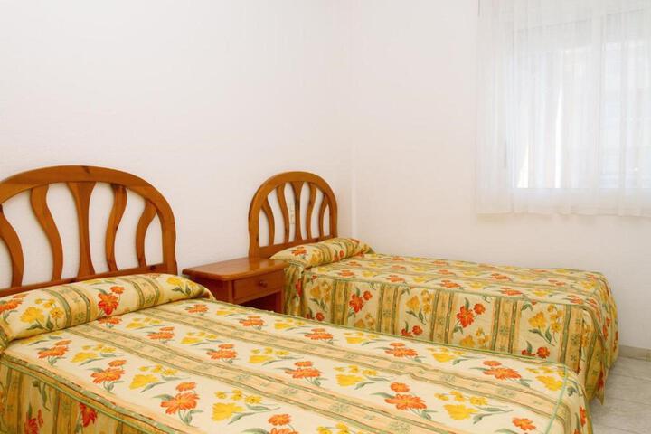 Room 8 of 12