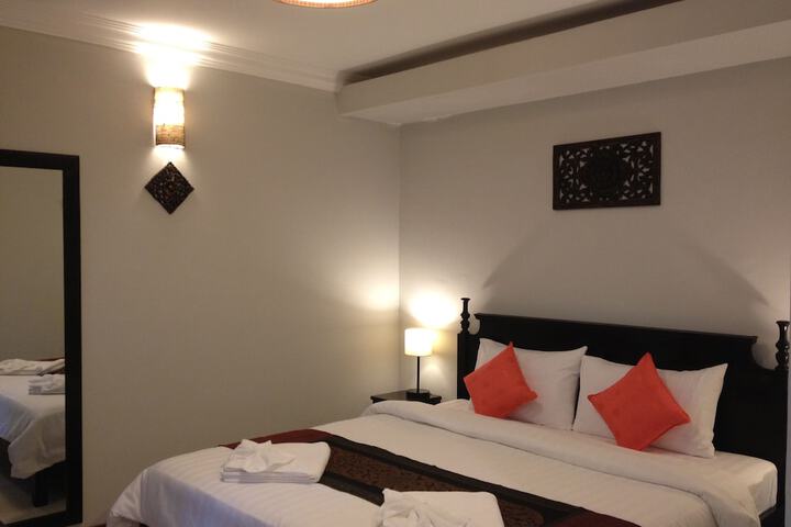 Room 2 of 43