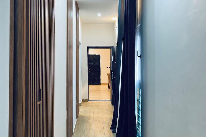 Room 34 of 166