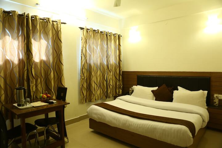 Room 6 of 49