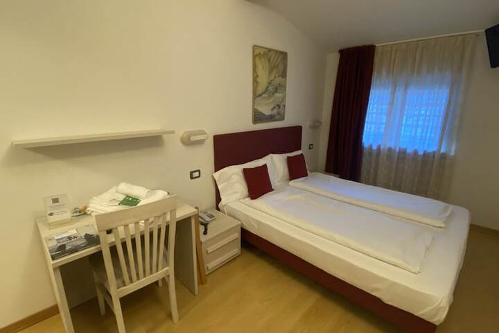 Room 26 of 148