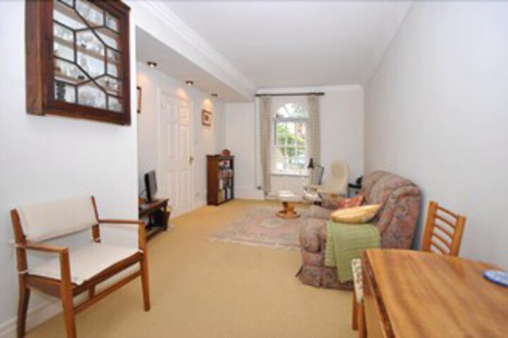 3 Woodford House Bognor Regis 56708