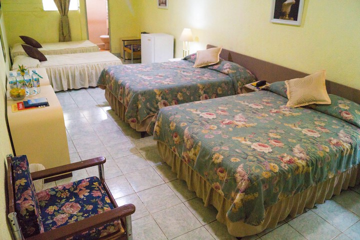 Room 18 of 80