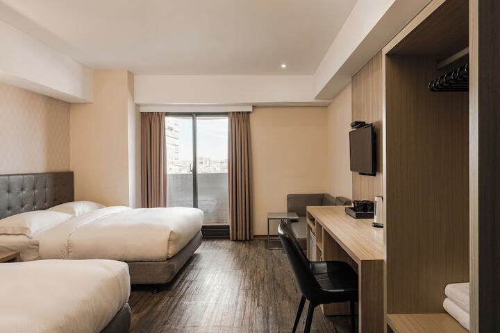 Room 26 of 45