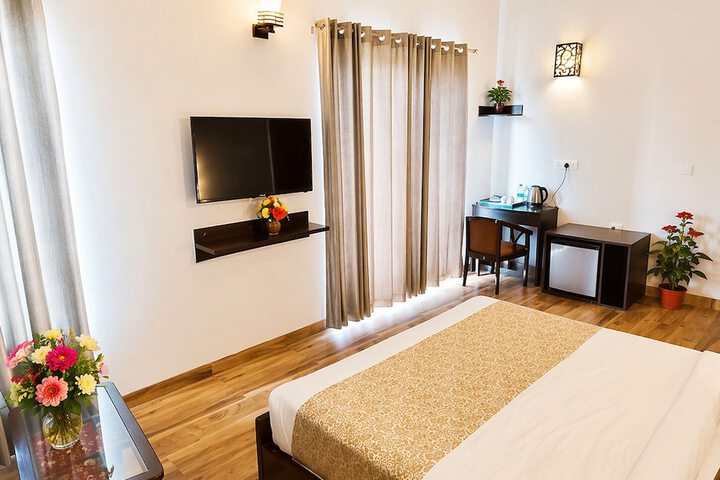 Room 2 of 13