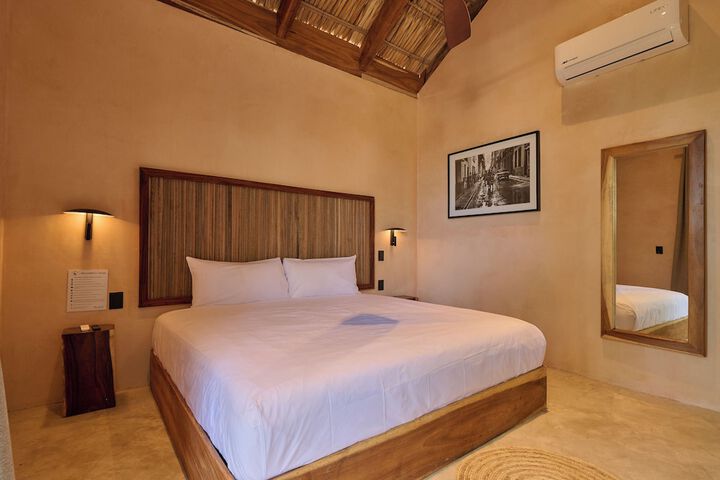 Room 14 of 27