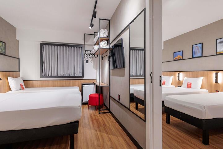 Room 41 of 105