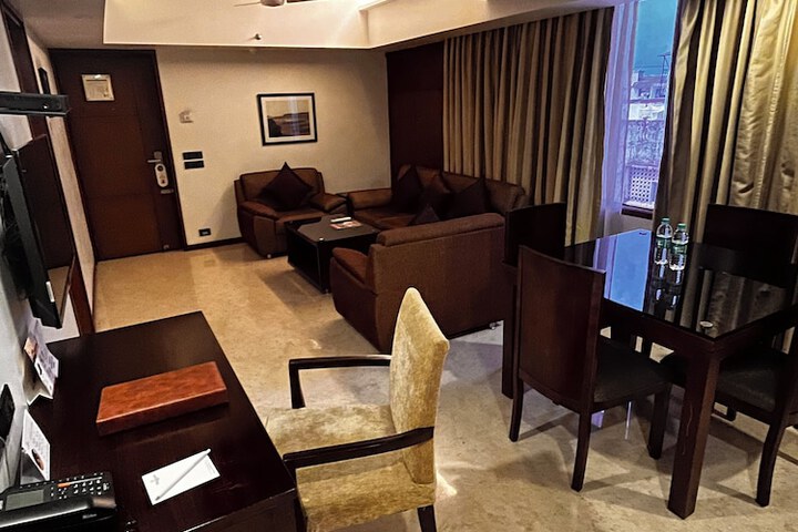 Room 8 of 23