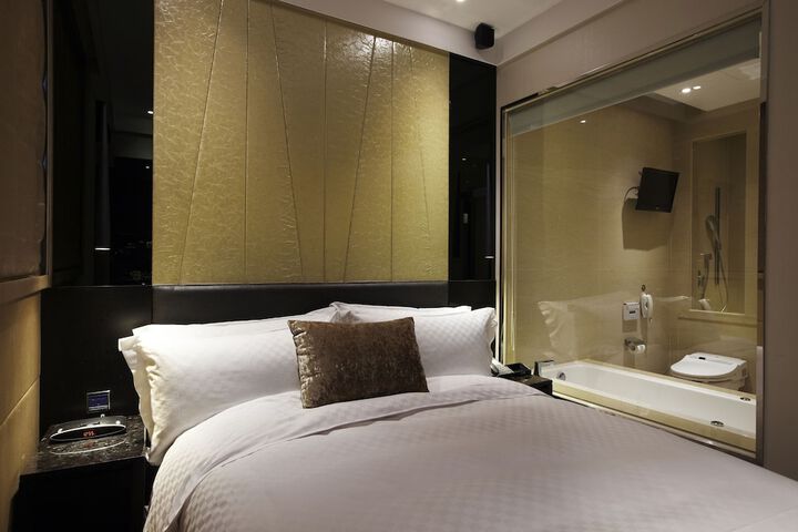 Room 17 of 58