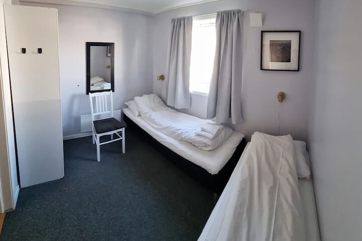 Room 3 of 45