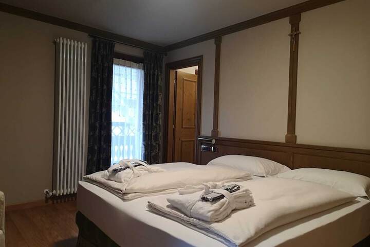 Room 55 of 211