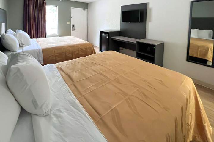 2 Double Beds (9 of 13)