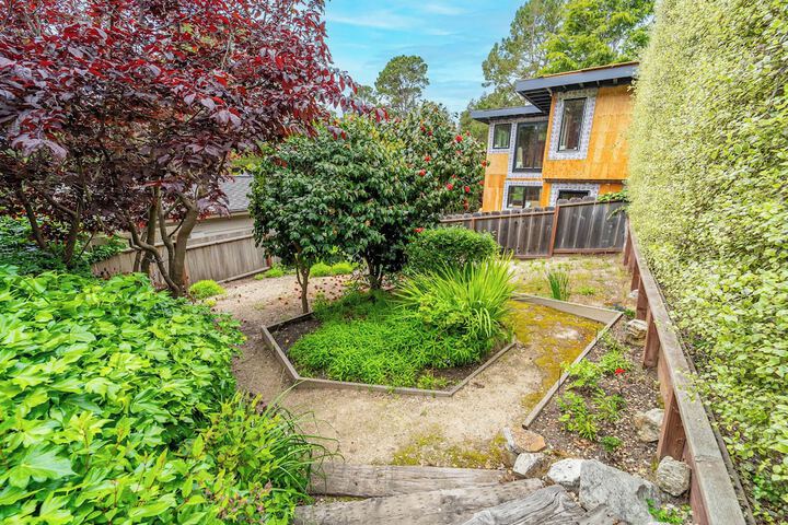 Property Grounds 20 of 28