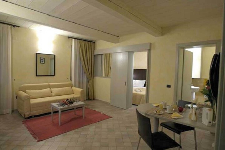 Room 3 of 39