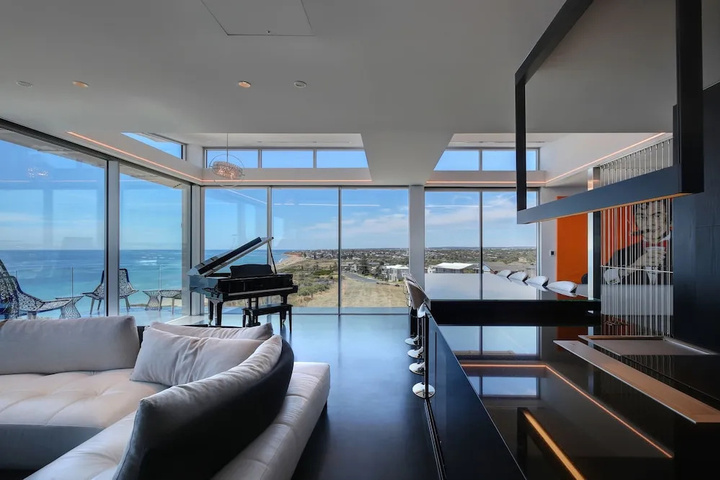 Room 12 of 24