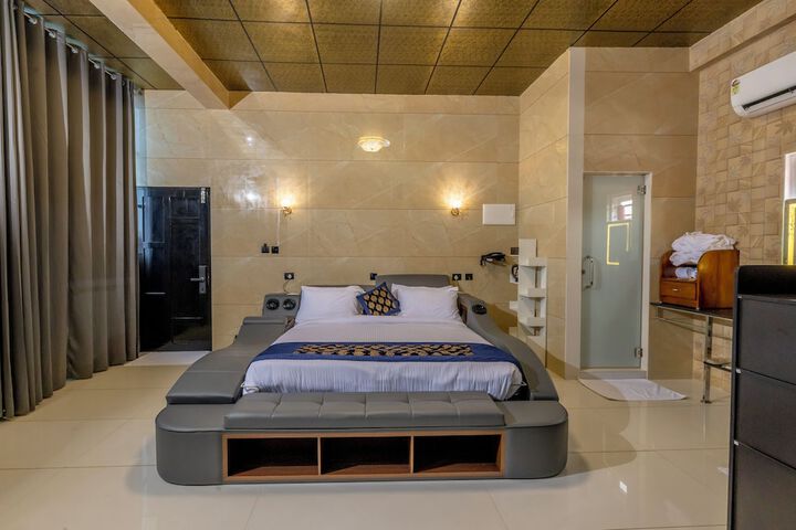 Room 49 of 75