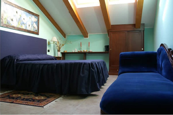 Room 9 of 31