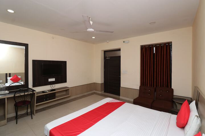 Room 28 of 52
