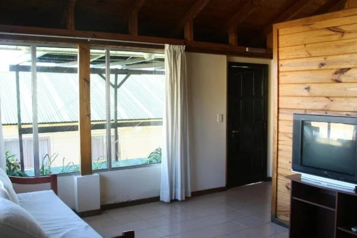 Room 4 of 9