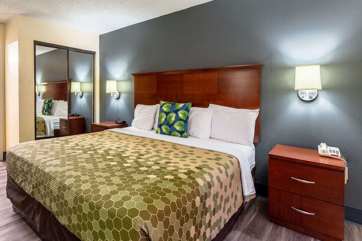 Room 10 of 22