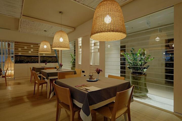 Dining Photos