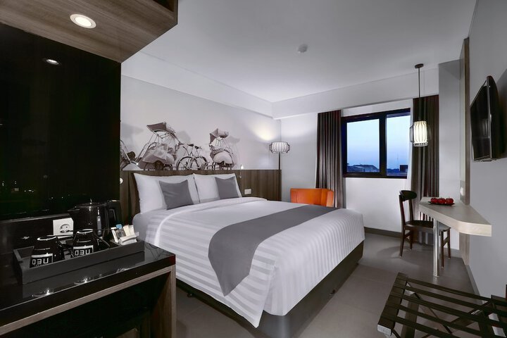 Room 8 of 22