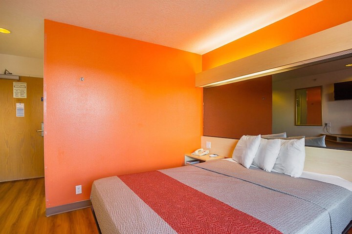 Room 22 of 52