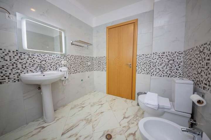 Room 8 of 15