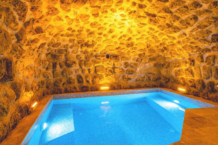 Pool 74 of 133