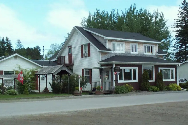 Exterior of St. Marys River Lodge