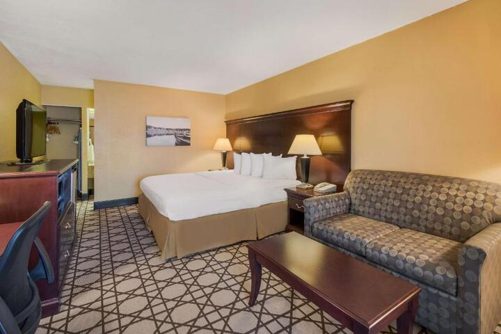 2 Double Beds Microwave and Refrigerator WiFi Full Breakfast (8 of 9)