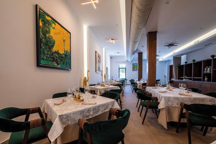 Dining 80 of 113