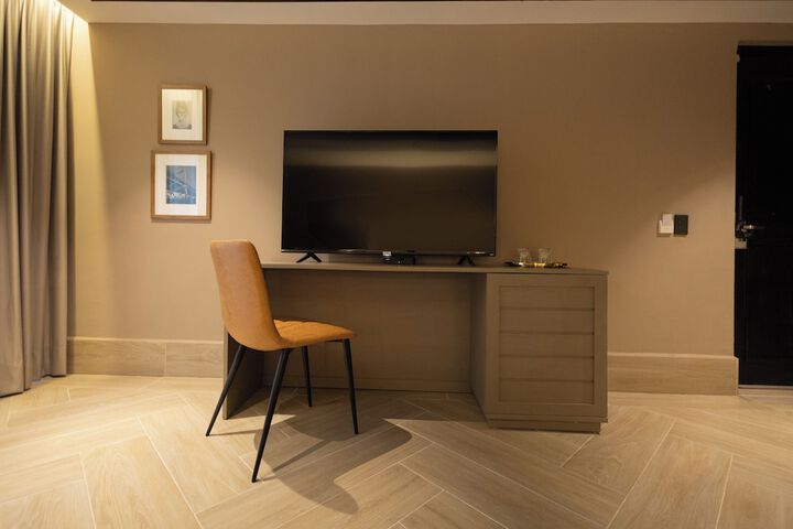 Room 33 of 71