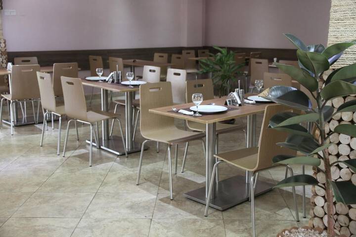 Dining 31 of 50
