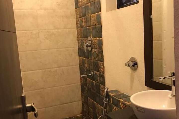 Room 20 of 53