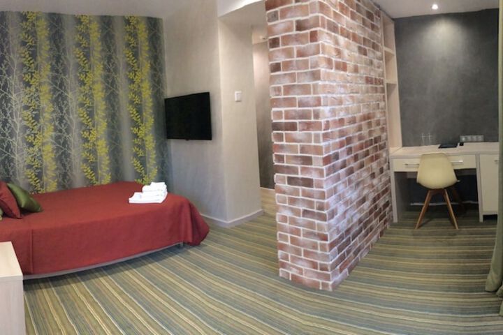 Room 11 of 39