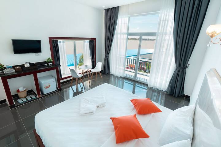 Room 4 of 53
