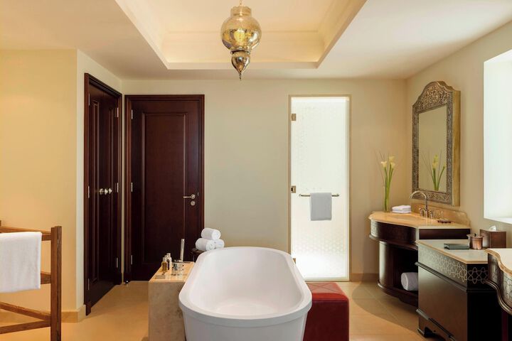 Room 45 of 131