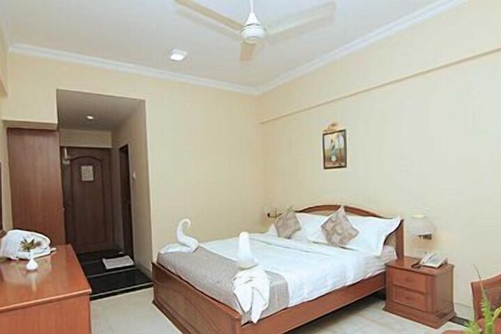 Room 10 of 43