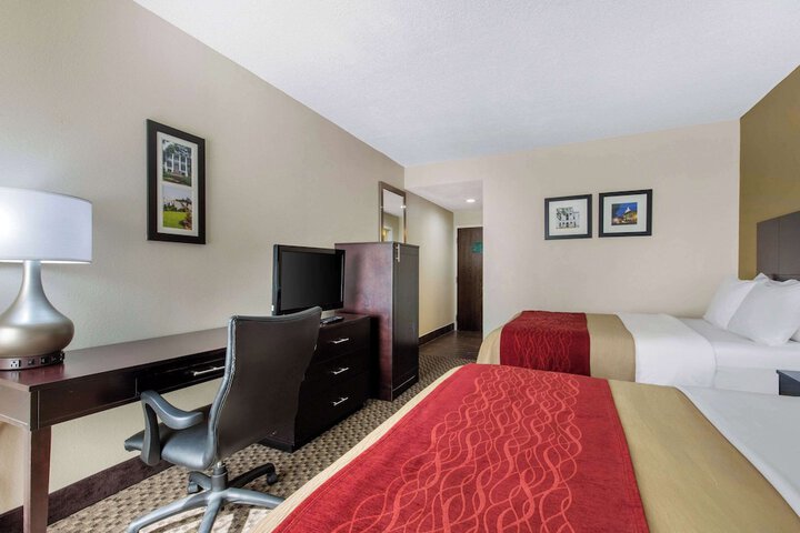 Room 8 of 18