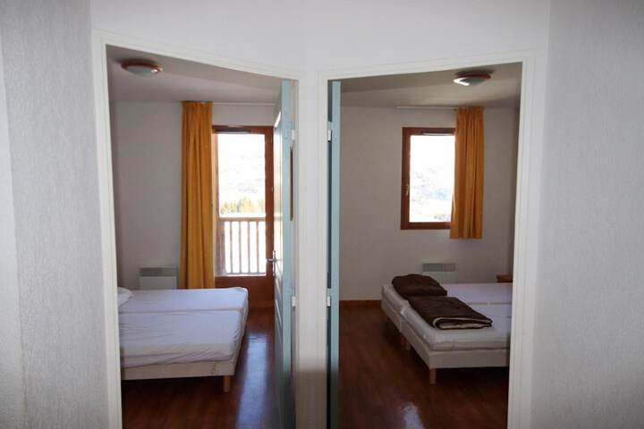 Room 8 of 52