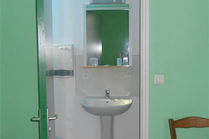 Room 15 of 31