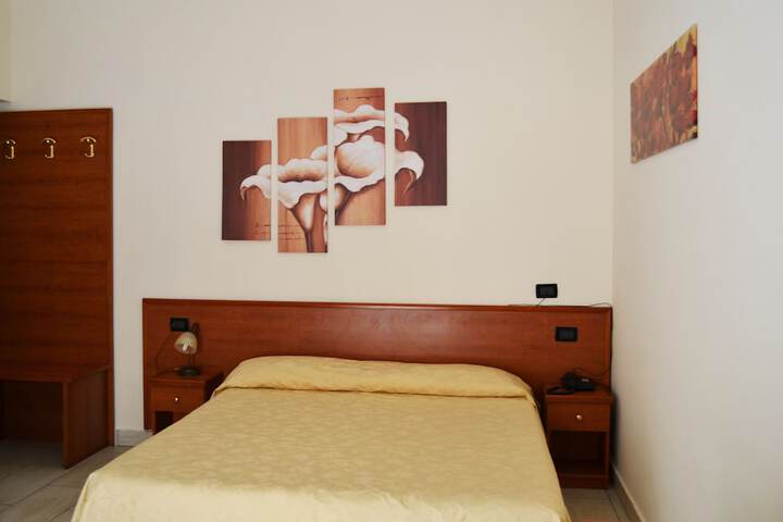 Room 4 of 31