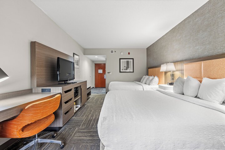 Room 10 of 33
