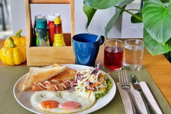 Breakfast/Coffee Service 81 of 102