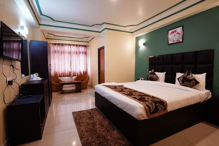 Room 8 of 37
