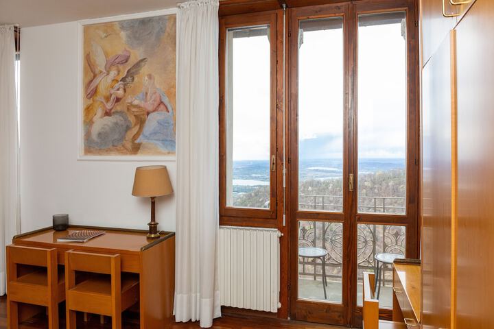 Room 25 of 72