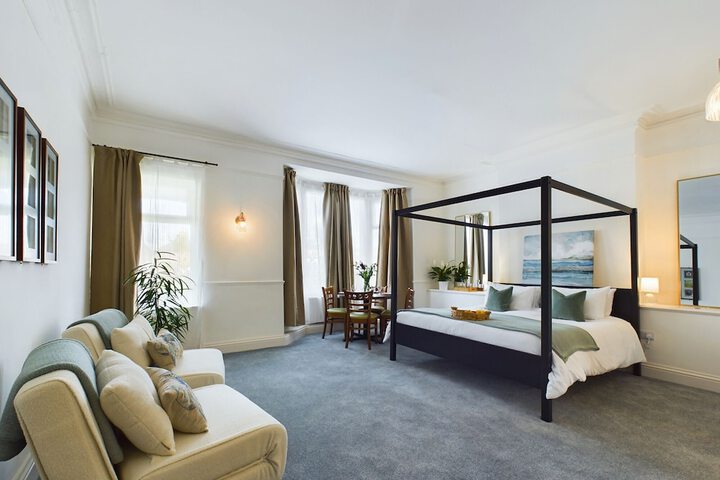 Room 41 of 46